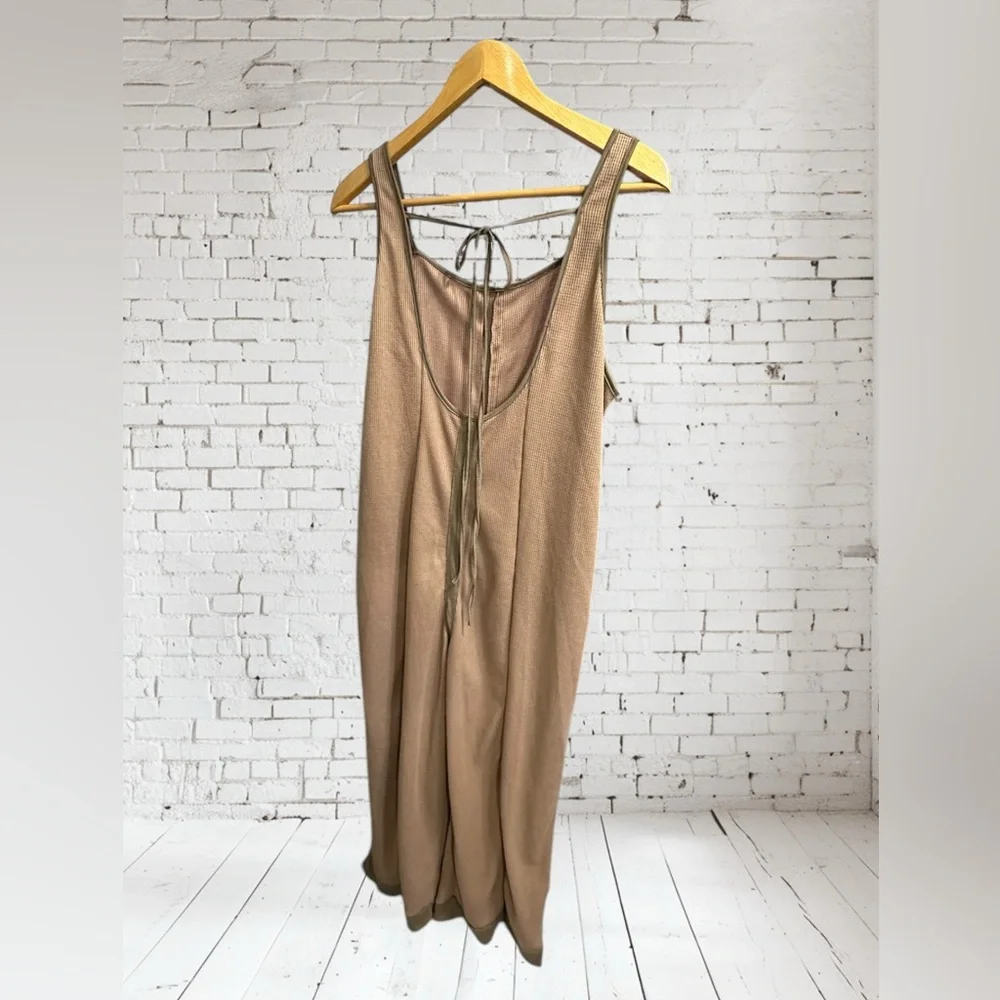 Jumpsuit/Onesie. Two Tone (unbranded) Size 2XL - runs small
